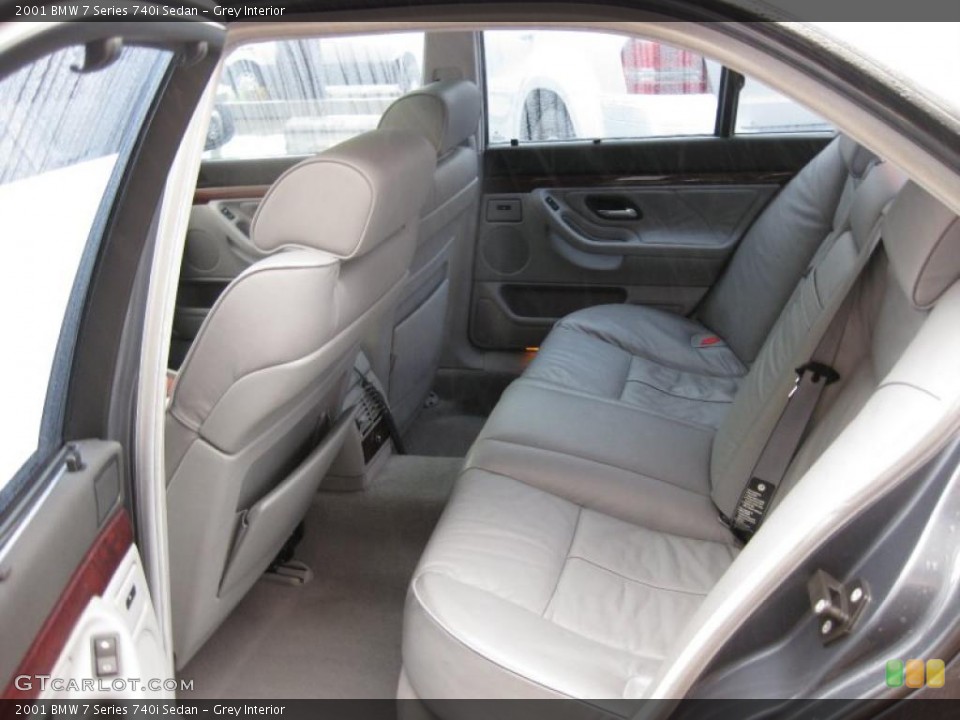 Grey Interior Photo for the 2001 BMW 7 Series 740i Sedan #45406015