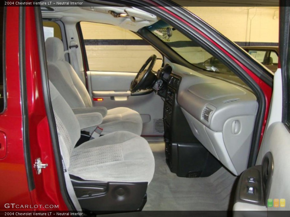 Neutral Interior Photo for the 2004 Chevrolet Venture LT #45423046