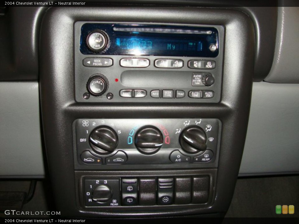 Neutral Interior Controls for the 2004 Chevrolet Venture LT #45423178
