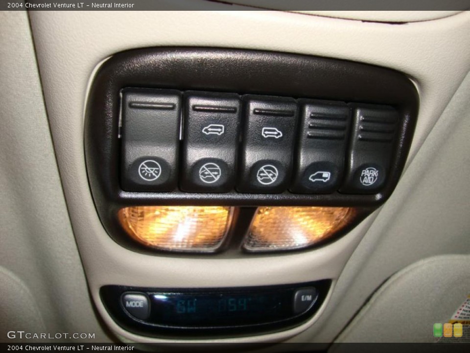 Neutral Interior Controls for the 2004 Chevrolet Venture LT #45423190