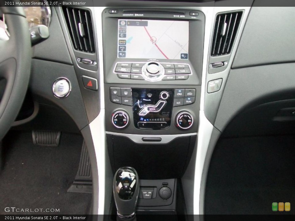 Black Interior Controls for the 2011 Hyundai Sonata SE 2.0T #45425703