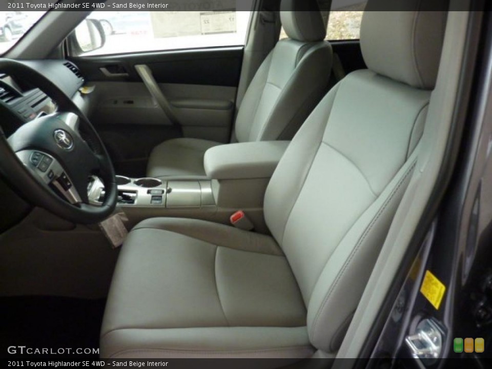 Sand Beige Interior Photo for the 2011 Toyota Highlander SE 4WD #45442899