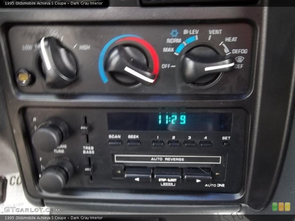 Dark Gray Interior Controls for the 1995 Oldsmobile Achieva S Coupe #45445841