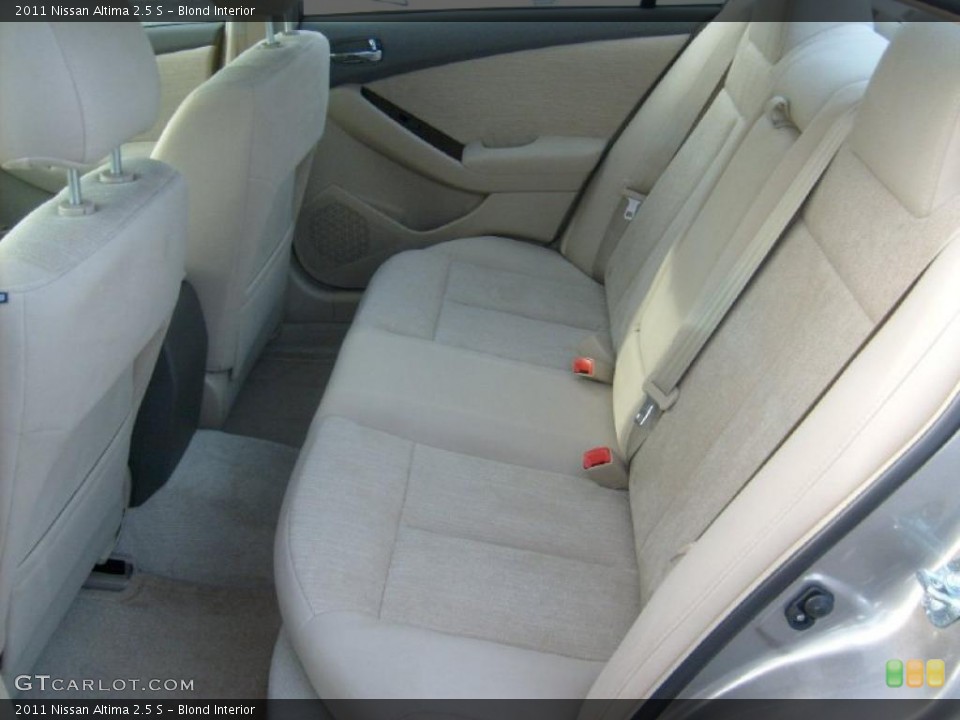 Blond Interior Photo for the 2011 Nissan Altima 2.5 S #45454472