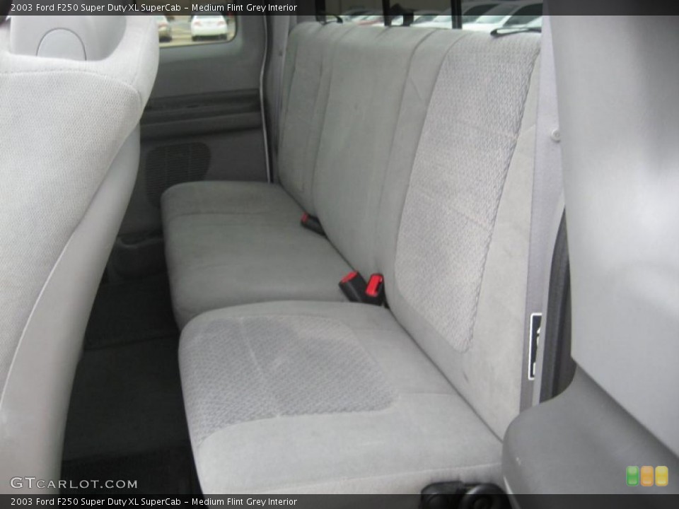Medium Flint Grey Interior Photo for the 2003 Ford F250 Super Duty XL SuperCab #45456948