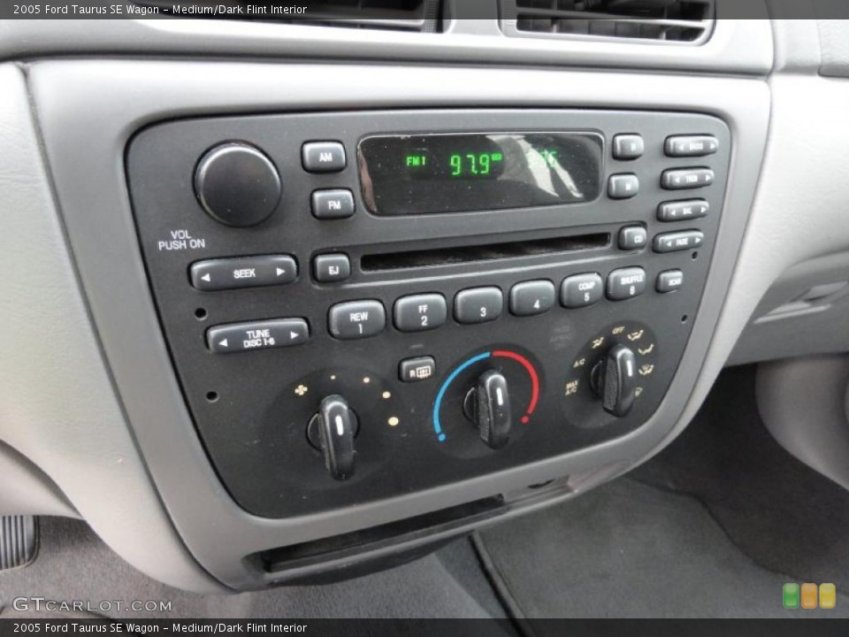 Medium/Dark Flint Interior Controls for the 2005 Ford Taurus SE Wagon #45467994