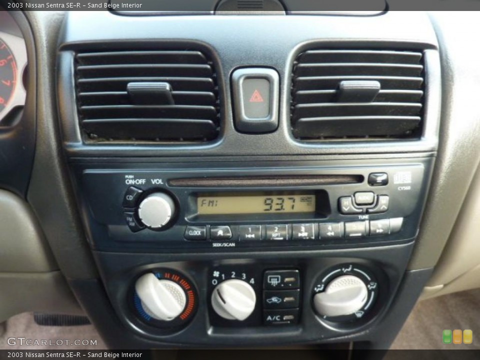 Sand Beige Interior Controls for the 2003 Nissan Sentra SE-R #45483868