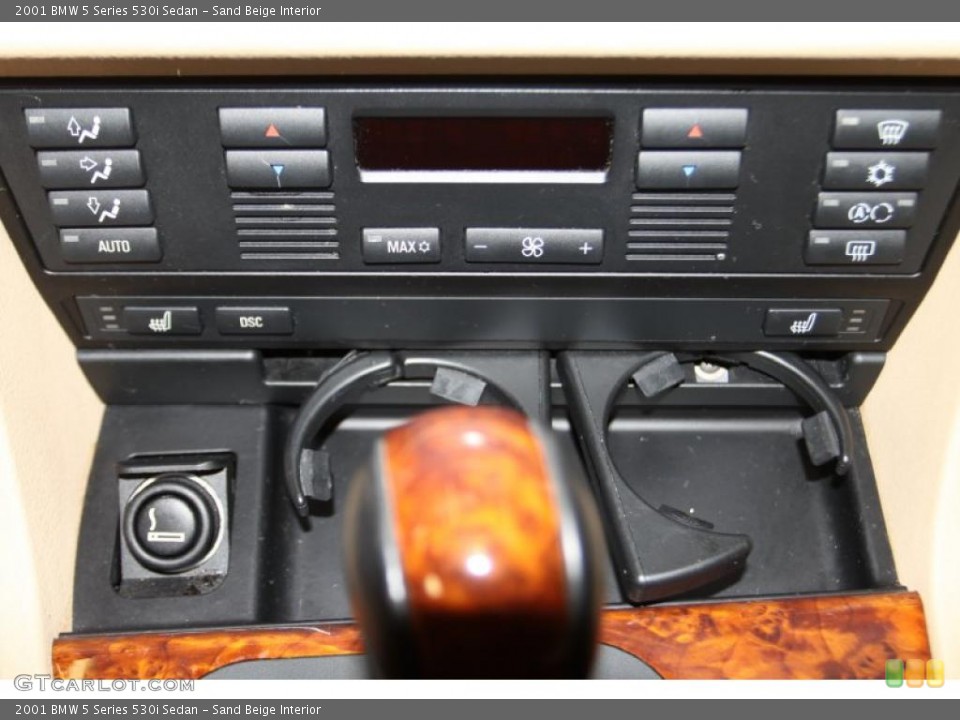 Sand Beige Interior Controls for the 2001 BMW 5 Series 530i Sedan #45483956