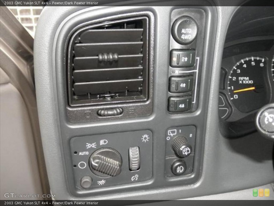 Pewter/Dark Pewter Interior Controls for the 2003 GMC Yukon SLT 4x4 #45486426