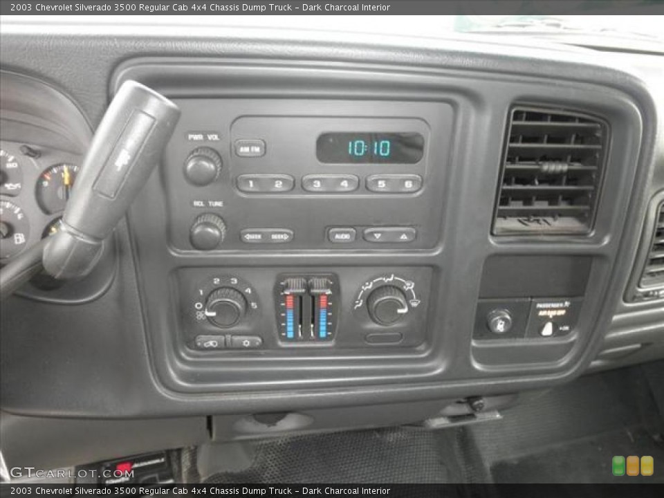Dark Charcoal Interior Controls for the 2003 Chevrolet Silverado 3500 Regular Cab 4x4 Chassis Dump Truck #45487679