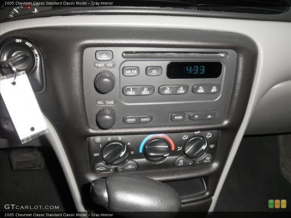 Gray Interior Controls for the 2005 Chevrolet Classic  #45488027