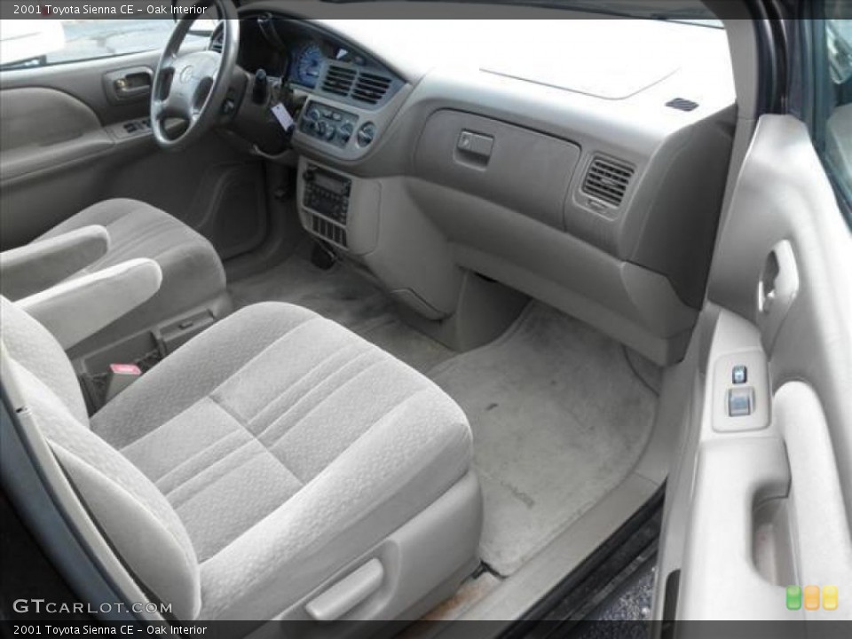 Oak Interior Photo for the 2001 Toyota Sienna CE #45488439