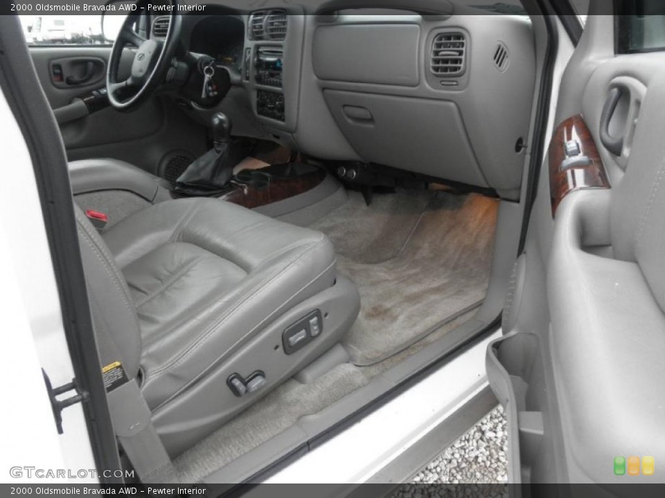 Pewter Interior Photo for the 2000 Oldsmobile Bravada AWD #45490292