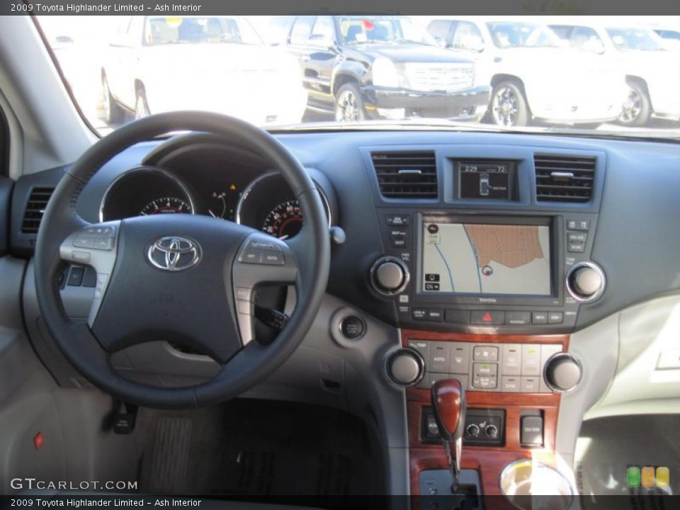 Ash Interior Dashboard for the 2009 Toyota Highlander Limited #45499362
