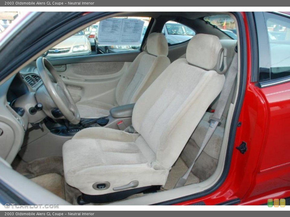 Neutral Interior Photo for the 2003 Oldsmobile Alero GL Coupe #45501851