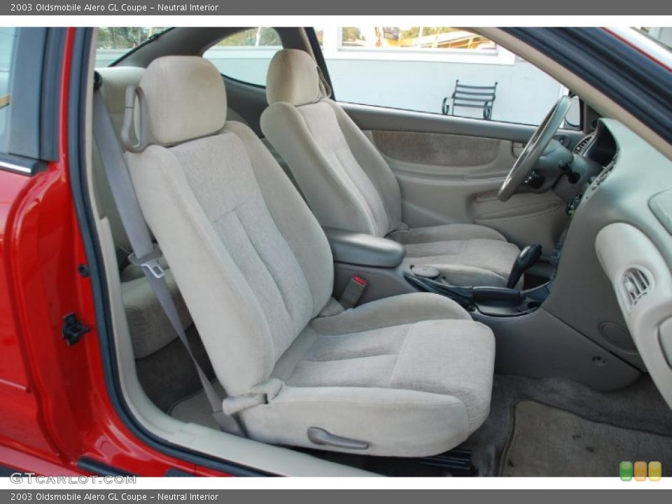 Neutral Interior Photo for the 2003 Oldsmobile Alero GL Coupe #45501881