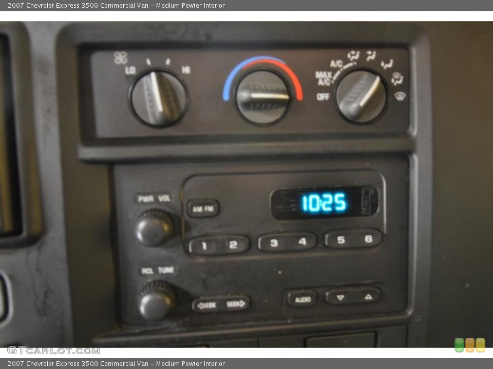 Medium Pewter Interior Controls for the 2007 Chevrolet Express 3500 Commercial Van #45515008