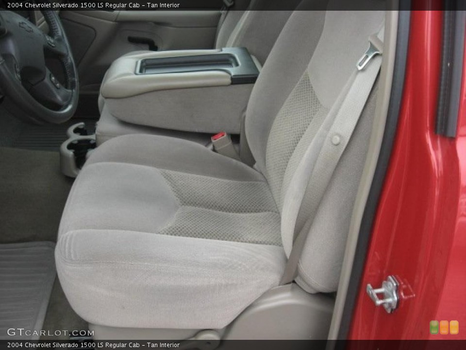 Tan Interior Photo for the 2004 Chevrolet Silverado 1500 LS Regular Cab #45517332