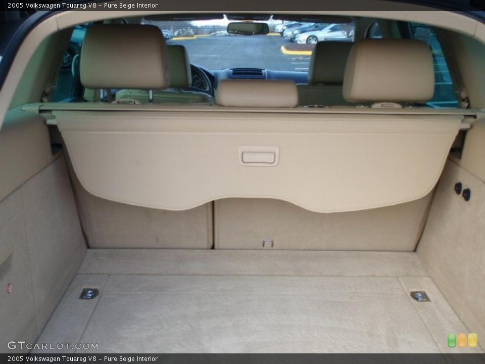 Pure Beige Interior Trunk for the 2005 Volkswagen Touareg V8 #45518588