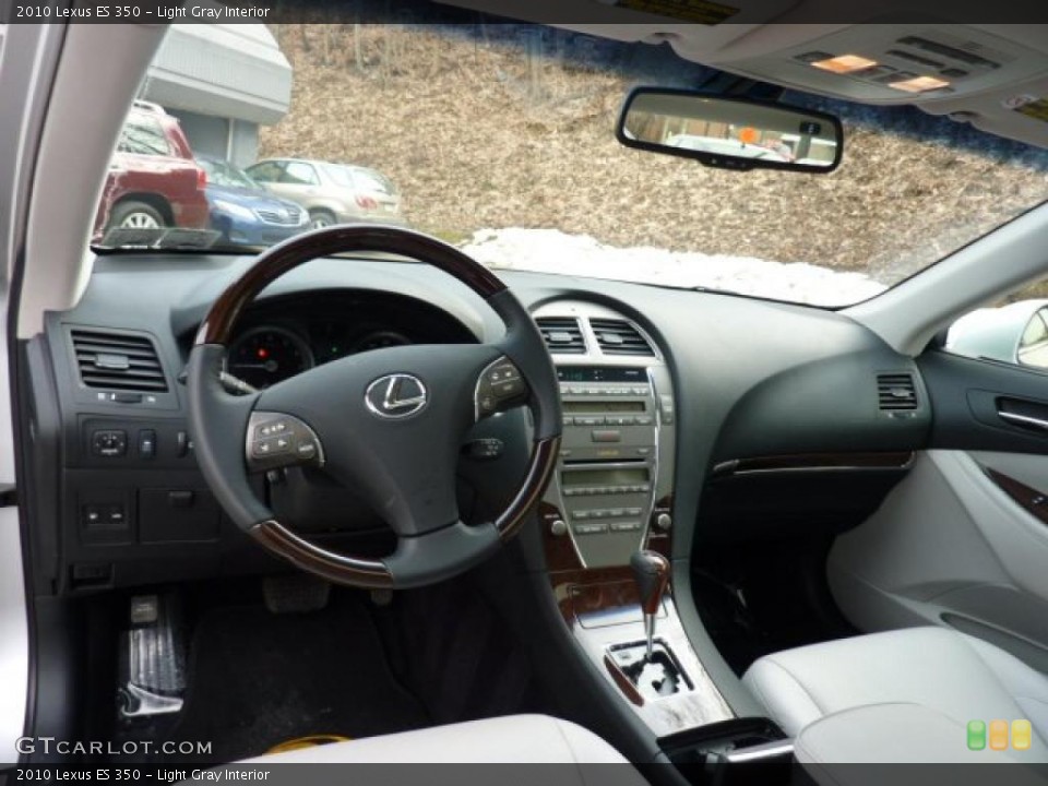 Light Gray Interior Photo for the 2010 Lexus ES 350 #45519300