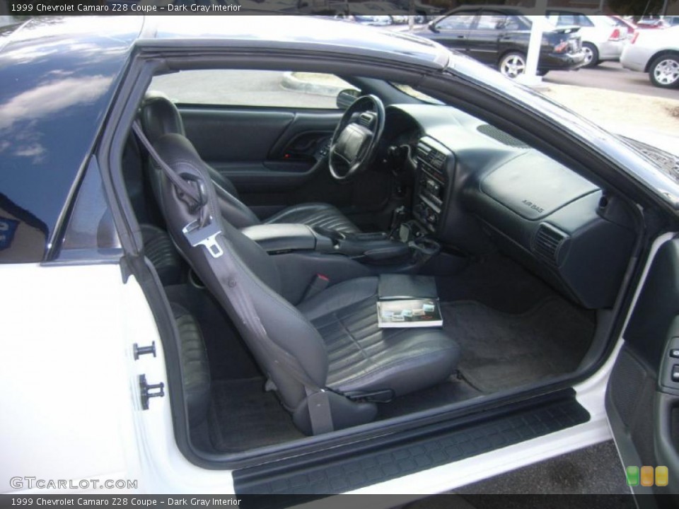 Dark Gray Interior Photo for the 1999 Chevrolet Camaro Z28 Coupe #45527888