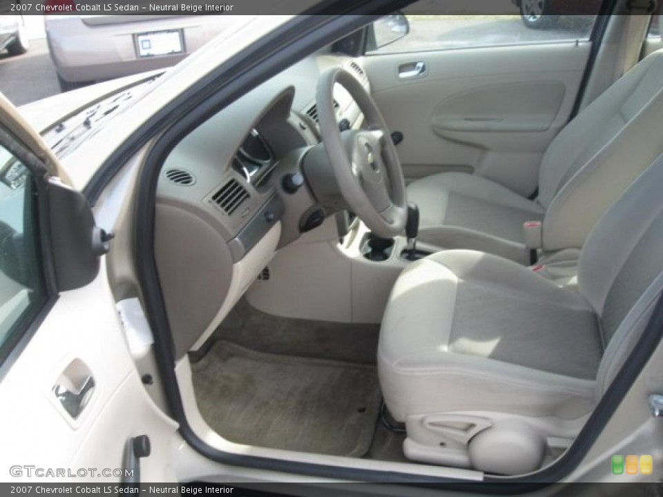 Neutral Beige Interior Photo for the 2007 Chevrolet Cobalt LS Sedan #45534143