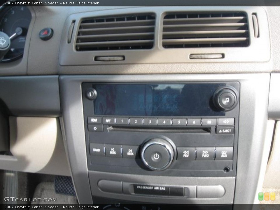 Neutral Beige Interior Controls for the 2007 Chevrolet Cobalt LS Sedan #45534205