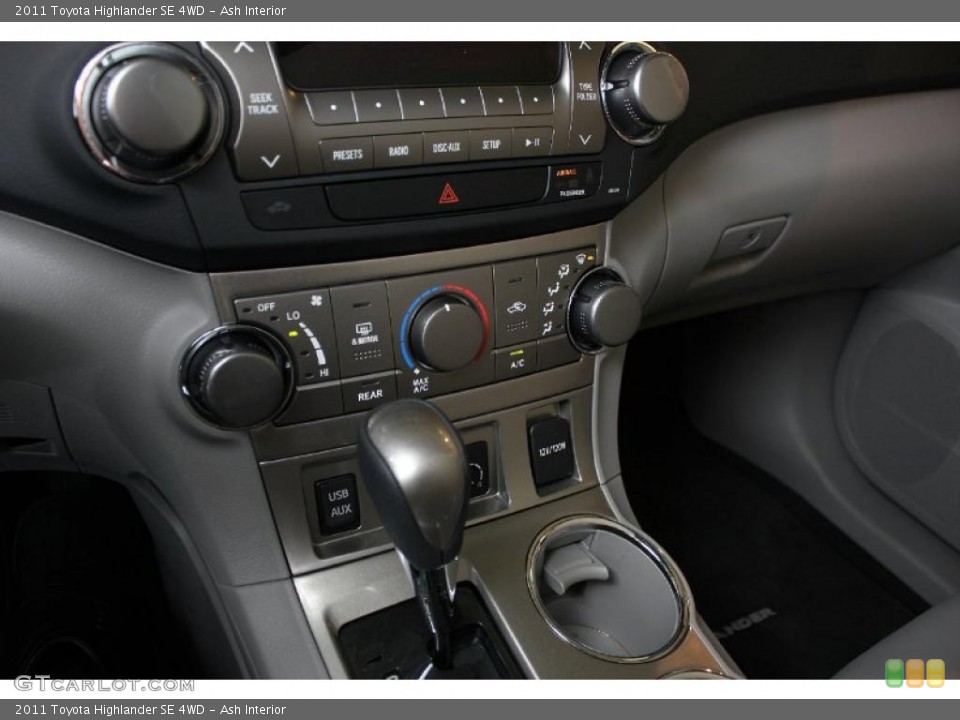 Ash Interior Controls for the 2011 Toyota Highlander SE 4WD #45537158