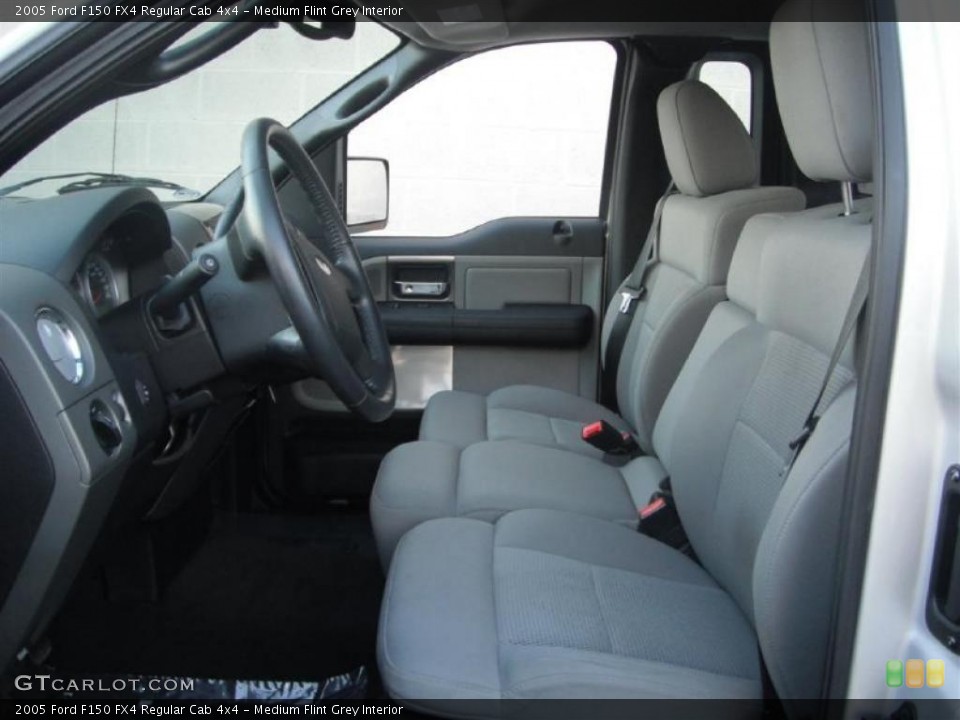 Medium Flint Grey Interior Photo for the 2005 Ford F150 FX4 Regular Cab 4x4 #45541631