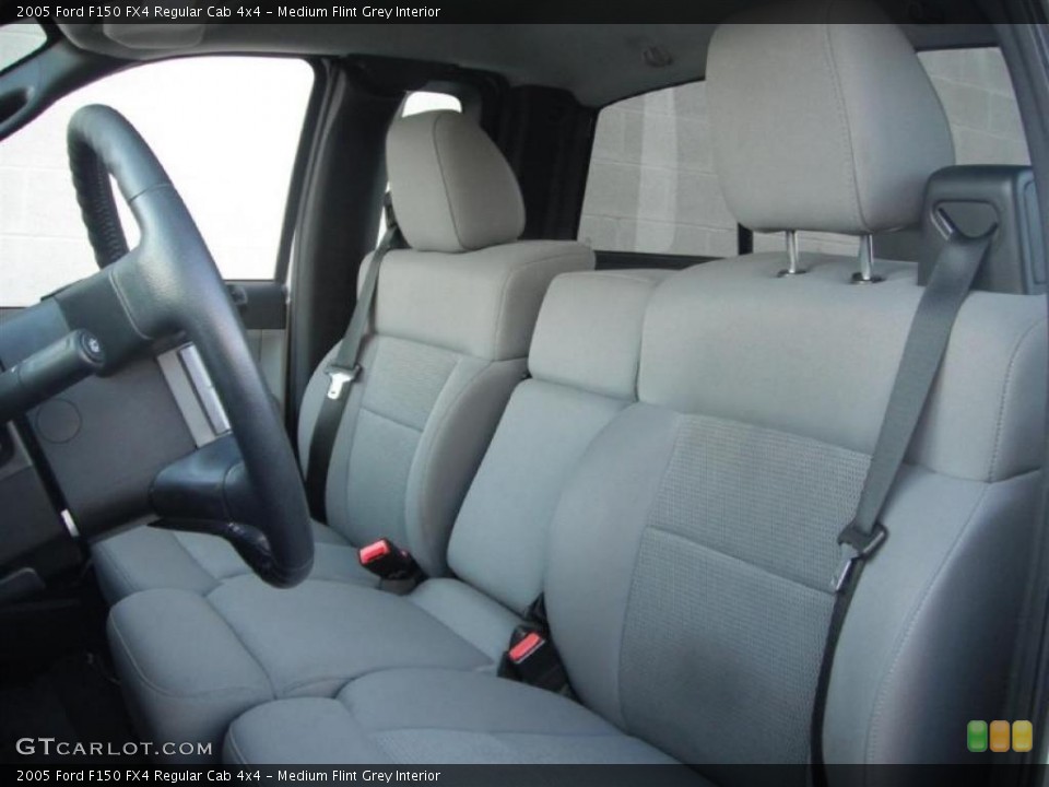 Medium Flint Grey Interior Photo for the 2005 Ford F150 FX4 Regular Cab 4x4 #45541639
