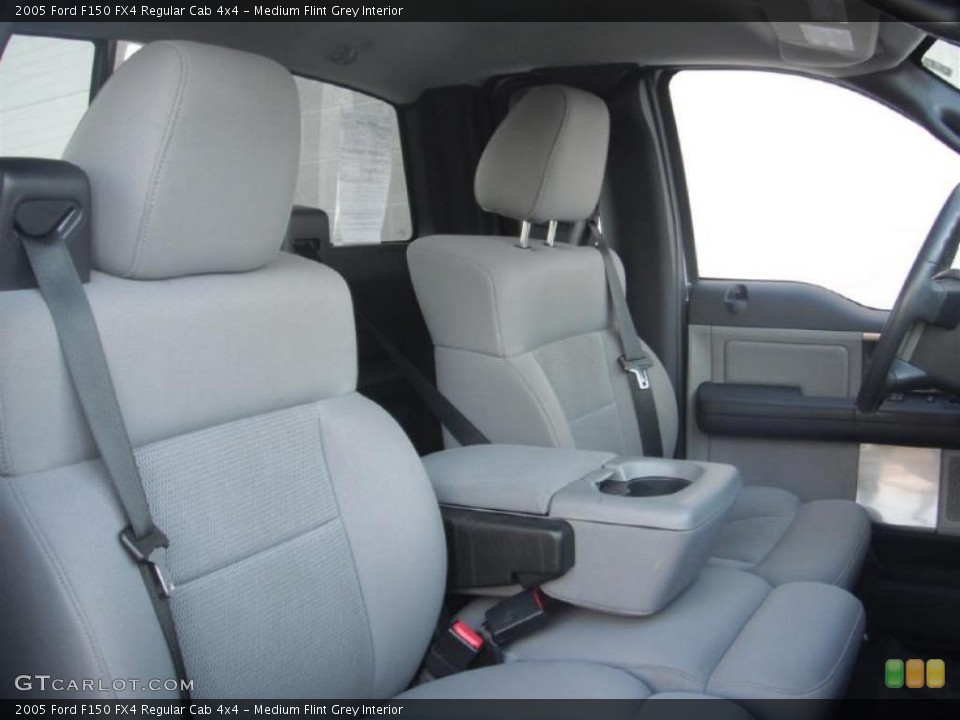 Medium Flint Grey Interior Photo for the 2005 Ford F150 FX4 Regular Cab 4x4 #45541647