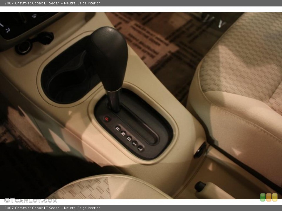 Neutral Beige Interior Transmission for the 2007 Chevrolet Cobalt LT Sedan #45542687