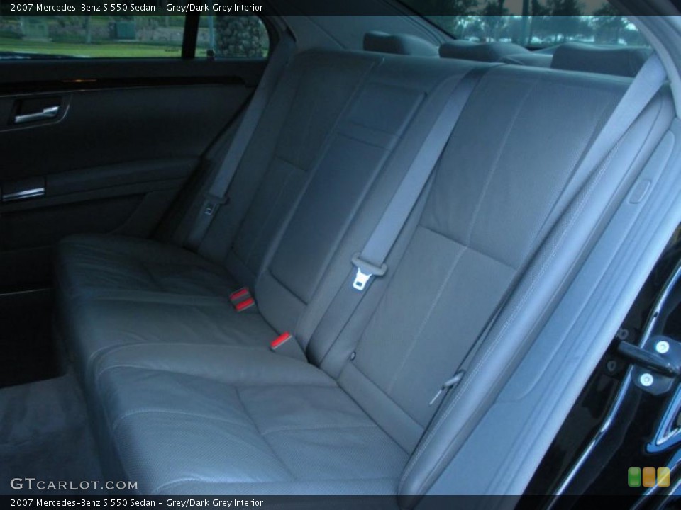 Grey/Dark Grey Interior Photo for the 2007 Mercedes-Benz S 550 Sedan #45546981