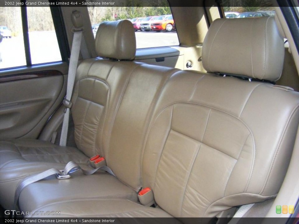 Sandstone Interior Photo for the 2002 Jeep Grand Cherokee Limited 4x4 #45550513