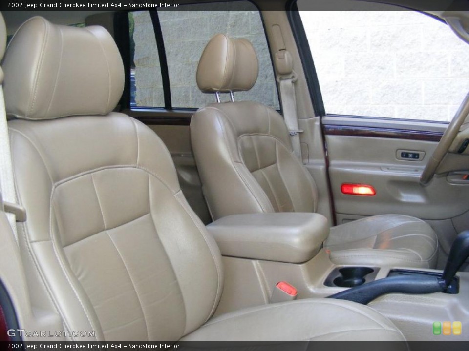 Sandstone Interior Photo for the 2002 Jeep Grand Cherokee Limited 4x4 #45550557