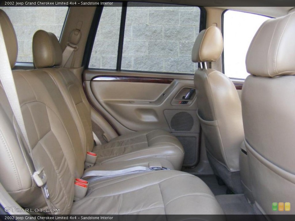 Sandstone Interior Photo for the 2002 Jeep Grand Cherokee Limited 4x4 #45550573