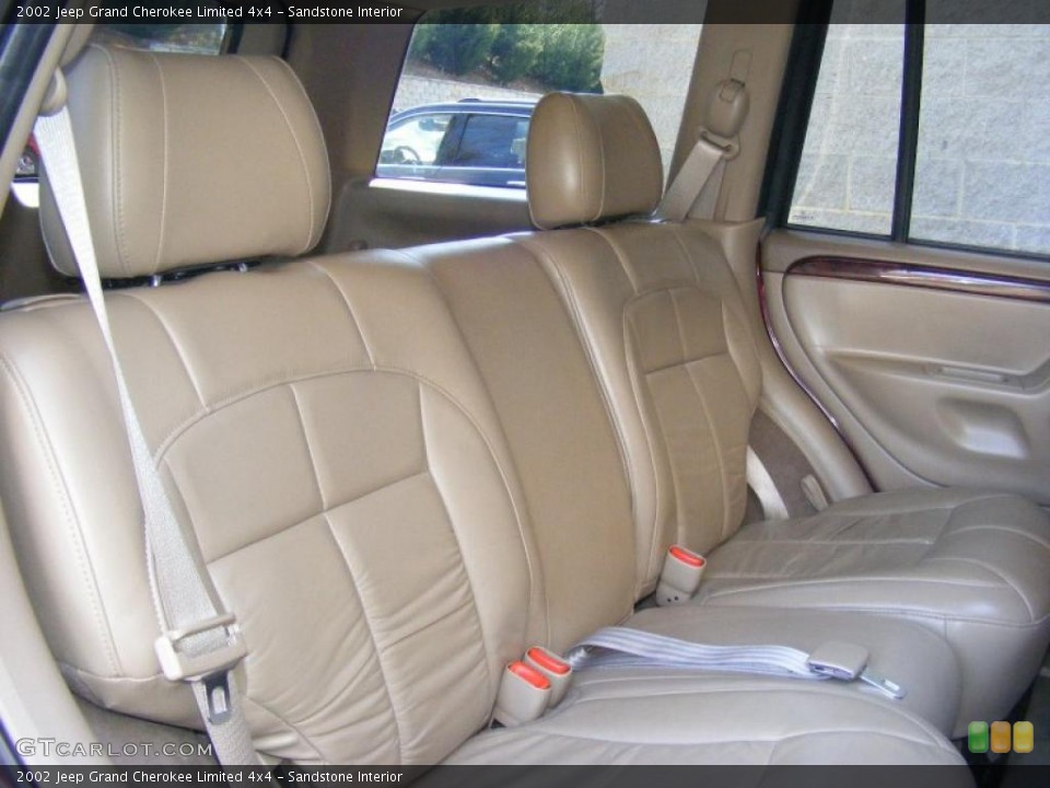 Sandstone Interior Photo for the 2002 Jeep Grand Cherokee Limited 4x4 #45550577