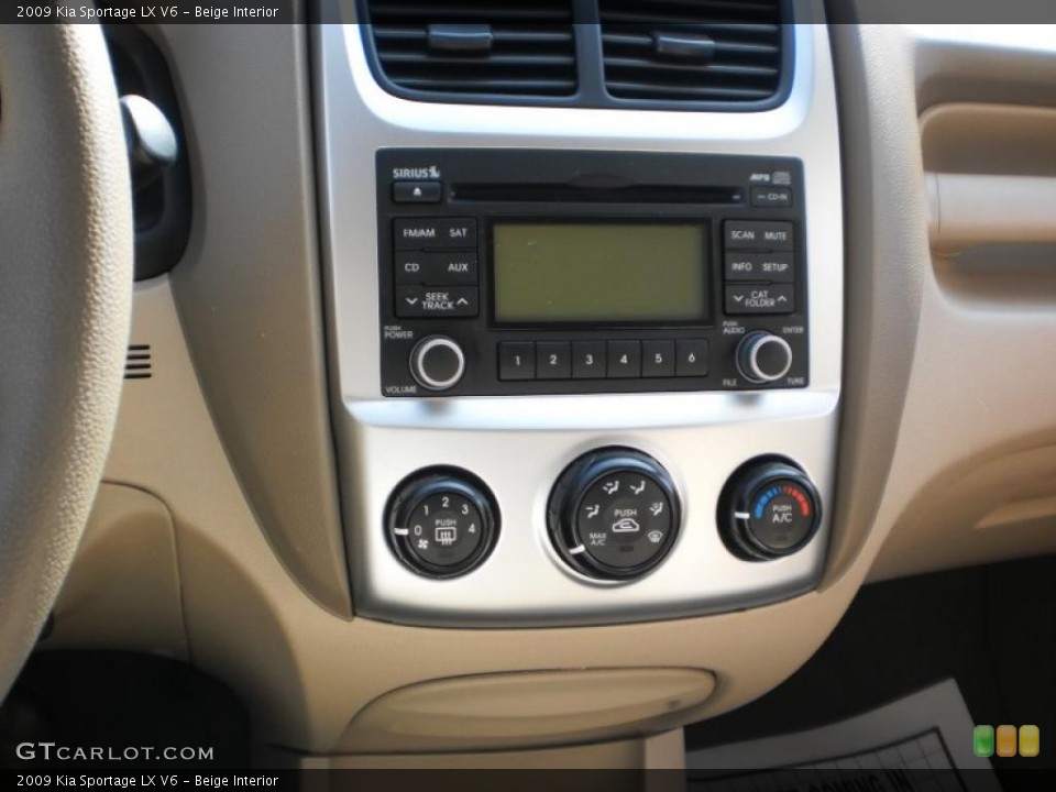 Beige Interior Controls for the 2009 Kia Sportage LX V6 #45550949