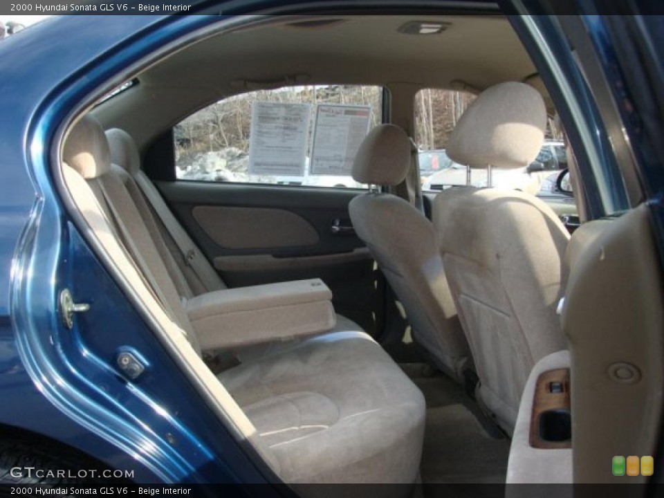 Beige Interior Photo for the 2000 Hyundai Sonata GLS V6 #45567807