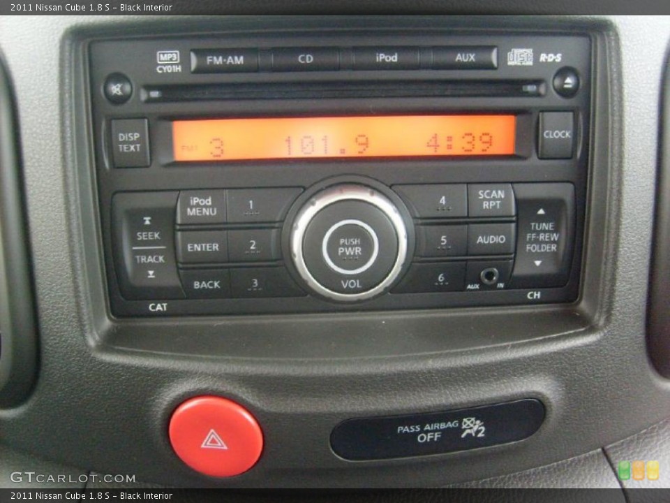 Black Interior Controls for the 2011 Nissan Cube 1.8 S #45569919
