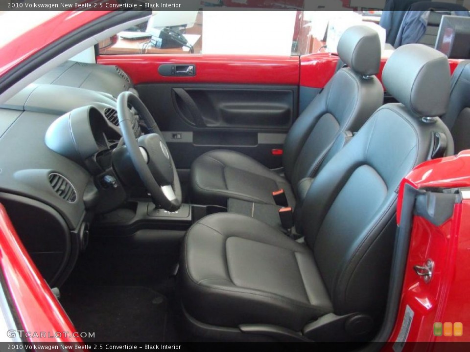 Black Interior Photo for the 2010 Volkswagen New Beetle 2.5 Convertible #45571623