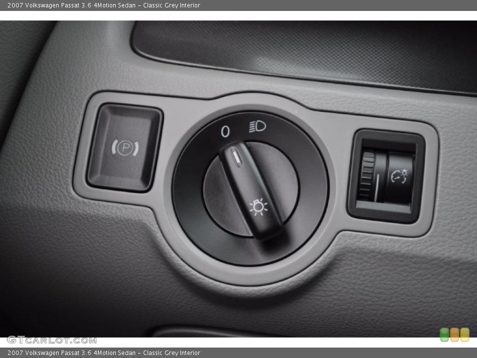 Classic Grey Interior Controls for the 2007 Volkswagen Passat 3.6 4Motion Sedan #45591039