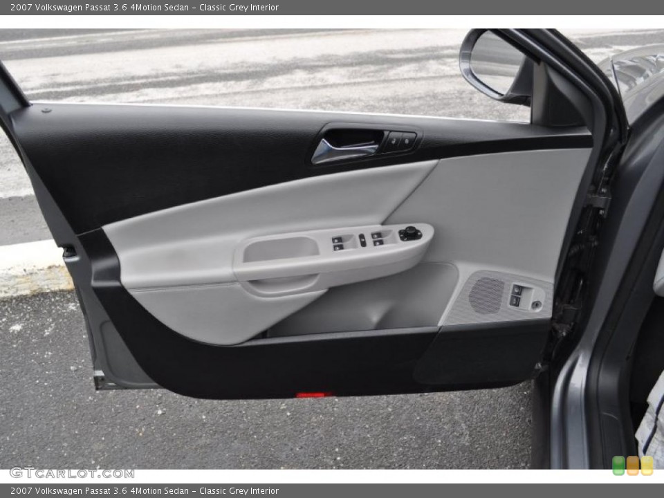 Classic Grey Interior Door Panel for the 2007 Volkswagen Passat 3.6 4Motion Sedan #45591055
