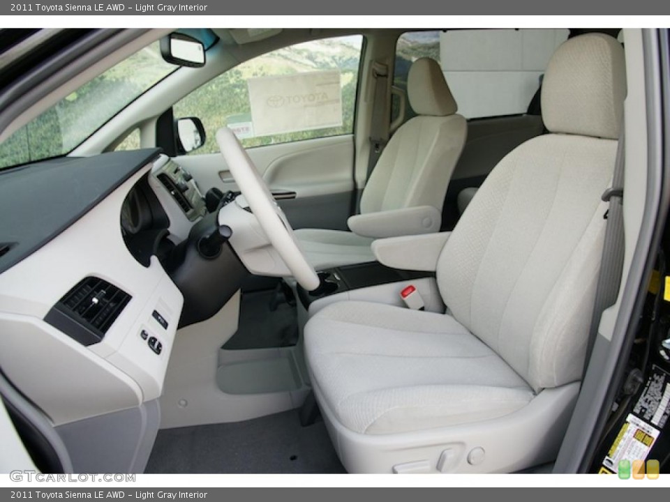 Light Gray Interior Photo for the 2011 Toyota Sienna LE AWD #45596924