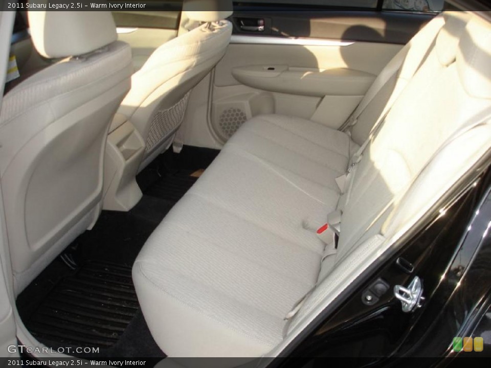 Warm Ivory Interior Photo for the 2011 Subaru Legacy 2.5i #45611527