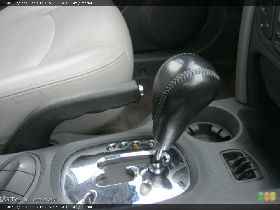 Gray Interior Transmission for the 2006 Hyundai Santa Fe GLS 3.5 4WD #45612167