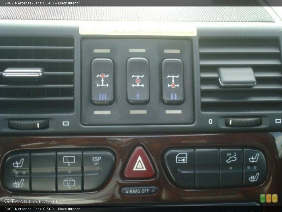 Black Interior Controls for the 2002 Mercedes-Benz G 500 #45612407