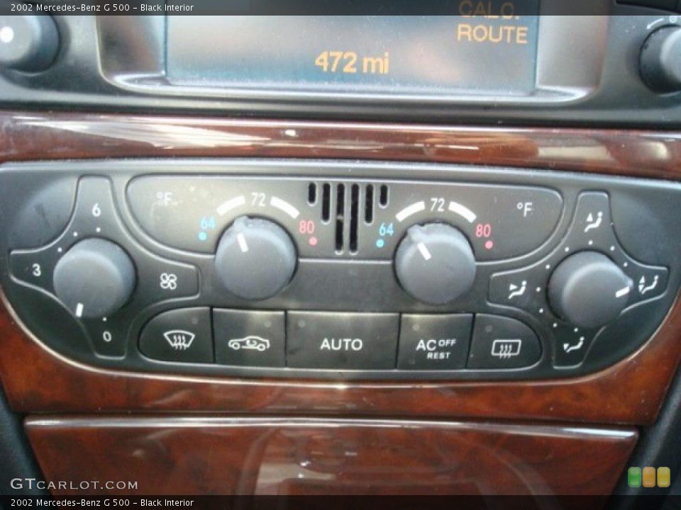 Black Interior Controls for the 2002 Mercedes-Benz G 500 #45612443