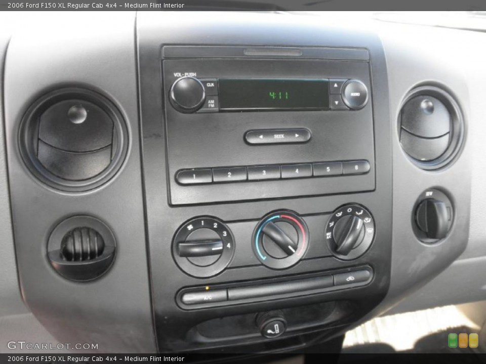 Medium Flint Interior Controls for the 2006 Ford F150 XL Regular Cab 4x4 #45618328