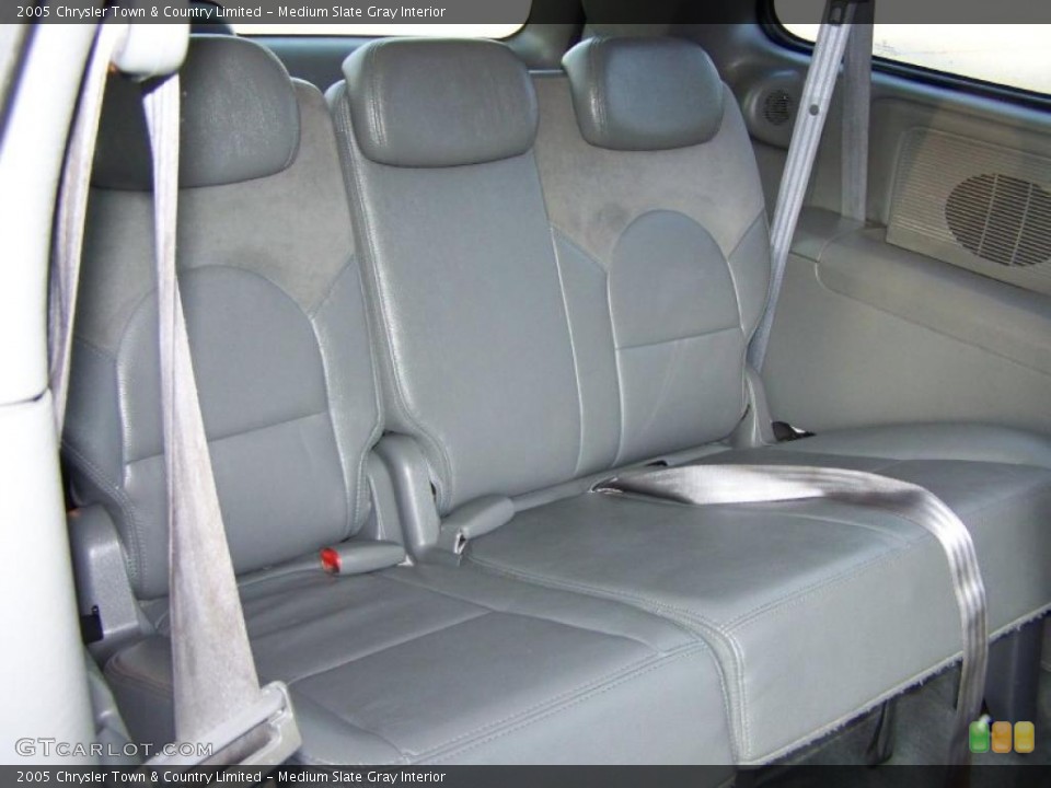 Medium Slate Gray Interior Photo for the 2005 Chrysler Town & Country Limited #45620832